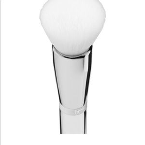 It Cosmetics Heavenly Skin Brush #702